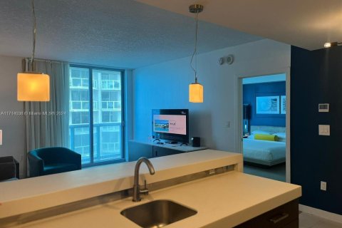 Condominio en venta en Sunny Isles Beach, Florida, 1 dormitorio, 62.43 m2 № 1861479 - foto 7