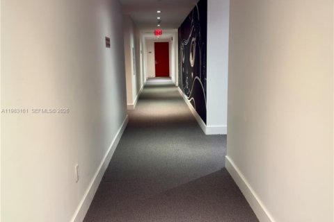 Снять в аренду кондоминиум в Майами, Флорида 2 спальни, 81.75м2, № 2048530 - фото 27