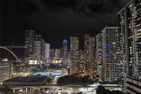 Снять в аренду кондоминиум в Майами, Флорида 2 спальни, 81.75м2, № 2048530 - фото 23