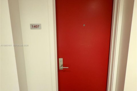 Снять в аренду кондоминиум в Майами, Флорида 2 спальни, 81.75м2, № 2048530 - фото 26