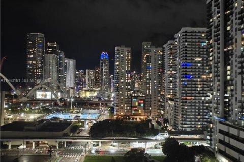 Снять в аренду кондоминиум в Майами, Флорида 2 спальни, 81.75м2, № 2048530 - фото 22