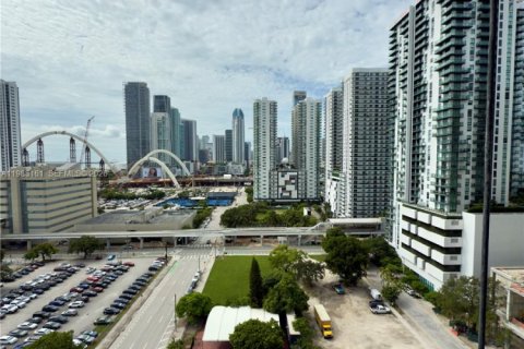 Снять в аренду кондоминиум в Майами, Флорида 2 спальни, 81.75м2, № 2048530 - фото 20