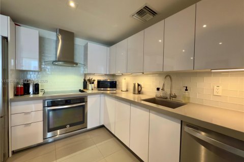 Снять в аренду кондоминиум в Майами, Флорида 2 спальни, 81.75м2, № 2048530 - фото 5