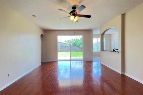 House in Winter Garden, Florida 5 bedrooms, 321.63 sq.m. № 2199158 - photo 16