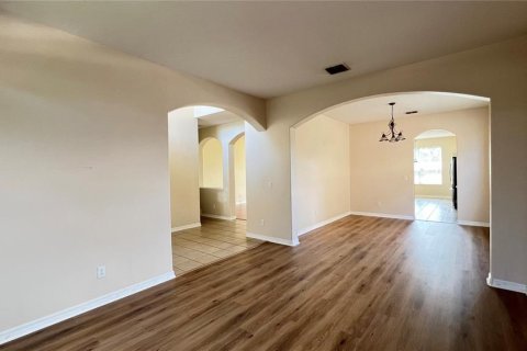 House in Winter Garden, Florida 5 bedrooms, 321.63 sq.m. № 2199158 - photo 11