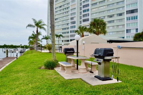 Condo in Clearwater, Florida, 2 bedrooms  № 1798226 - photo 16