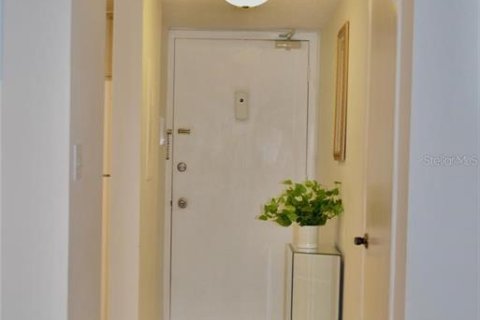 Condo in Clearwater, Florida, 2 bedrooms  № 1798226 - photo 2