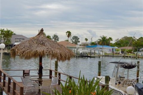 Condo in Clearwater, Florida, 2 bedrooms  № 1798226 - photo 17