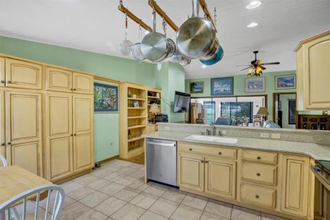 House in Lake Wales, Florida 2 bedrooms, 136.38 sq.m. № 2419617 - photo 13