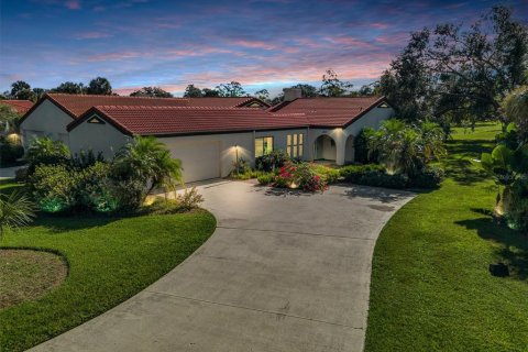 House in Lake Wales, Florida 2 bedrooms, 136.38 sq.m. № 2419617 - photo 2
