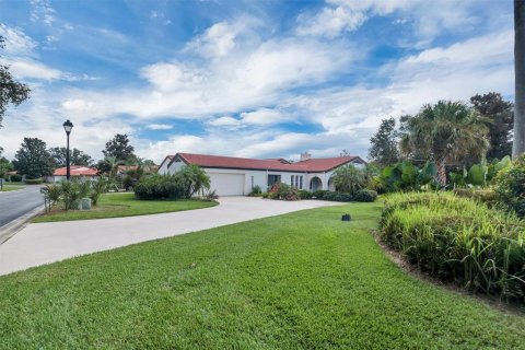 House in Lake Wales, Florida 2 bedrooms, 136.38 sq.m. № 2419617 - photo 5