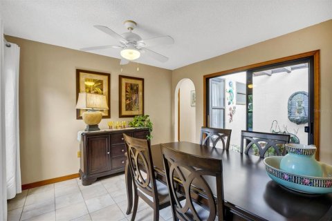 House in Lake Wales, Florida 2 bedrooms, 136.38 sq.m. № 2419617 - photo 16