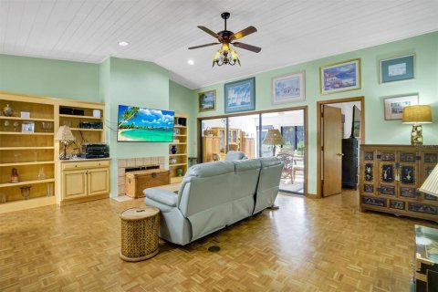 House in Lake Wales, Florida 2 bedrooms, 136.38 sq.m. № 2419617 - photo 8