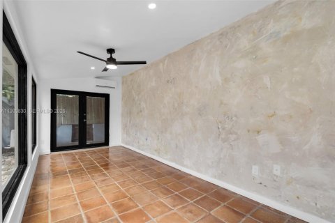 Propiedad comercial en alquiler en Miami, Florida, 1 dormitorio, 103.86 m2 № 2066110 - foto 5