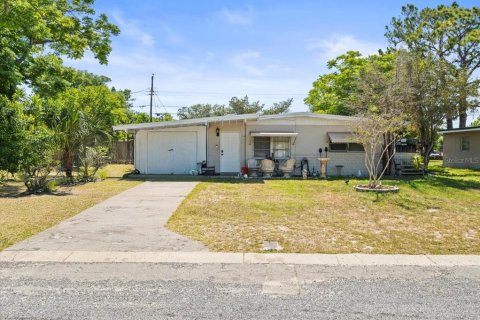 House in New Port Richey, Florida 2 bedrooms, 69.12 sq.m. № 1757917 - photo 1