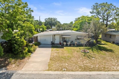 House in New Port Richey, Florida 2 bedrooms, 69.12 sq.m. № 1757917 - photo 2