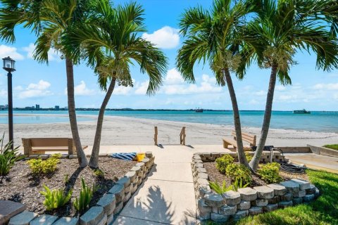 Condo in Clearwater, Florida, 2 bedrooms № 2349941 - photo 18