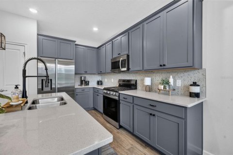 House in Mount Dora, Florida 4 bedrooms, 221.11 sq.m. № 2222566 - photo 20