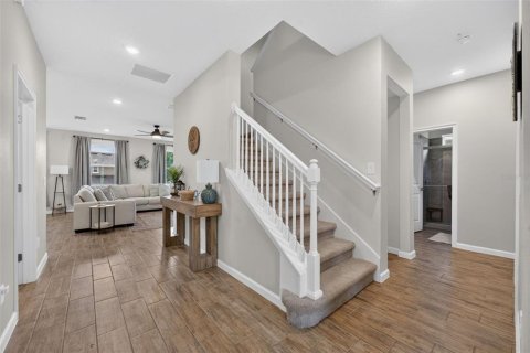 House in Mount Dora, Florida 4 bedrooms, 221.11 sq.m. № 2222566 - photo 6