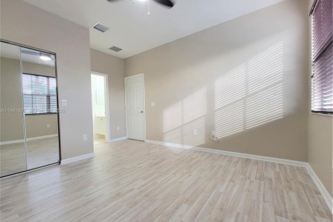 Condo in Miramar, Florida, 3 bedrooms  № 2003711 - photo 12