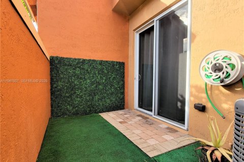 Condo in Miramar, Florida, 3 bedrooms  № 2003711 - photo 20