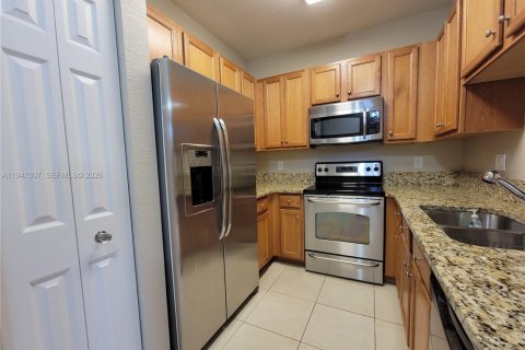Condo in Miramar, Florida, 3 bedrooms  № 2003711 - photo 5