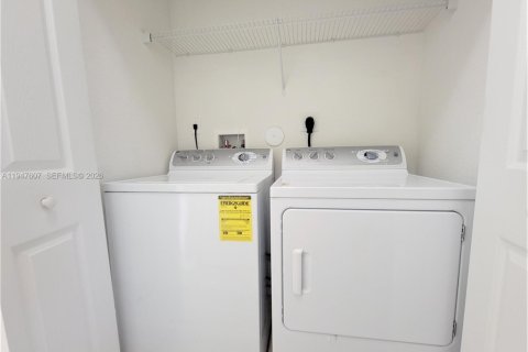 Condo in Miramar, Florida, 3 bedrooms  № 2003711 - photo 10