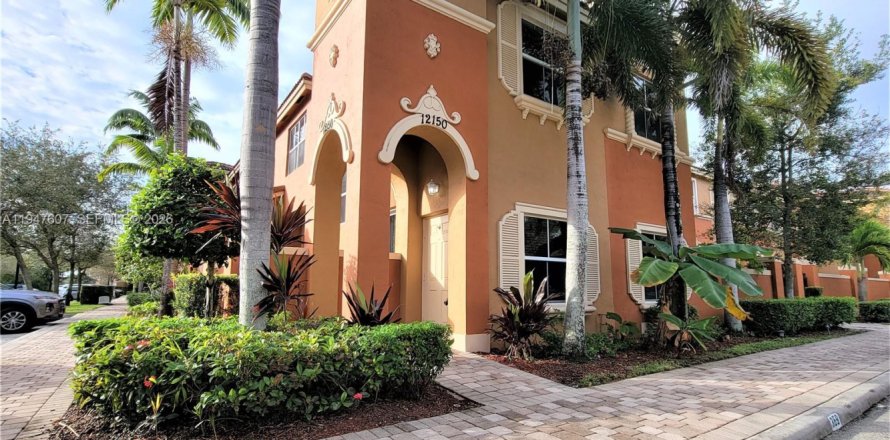 Condo in Miramar, Florida, 3 bedrooms  № 2003711