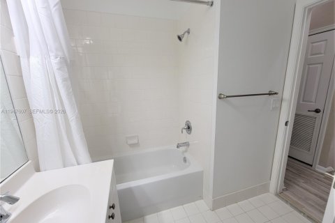 Condo in Miramar, Florida, 3 bedrooms  № 2003711 - photo 19