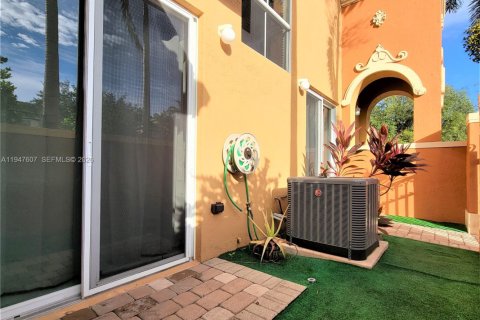 Condo in Miramar, Florida, 3 bedrooms  № 2003711 - photo 21