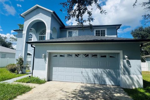 House in Poinciana, Florida 5 bedrooms, 259.2 sq.m. № 2366542
