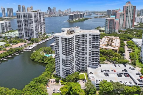 Condo in Aventura, Florida, 2 bedrooms  № 2052866 - photo 2