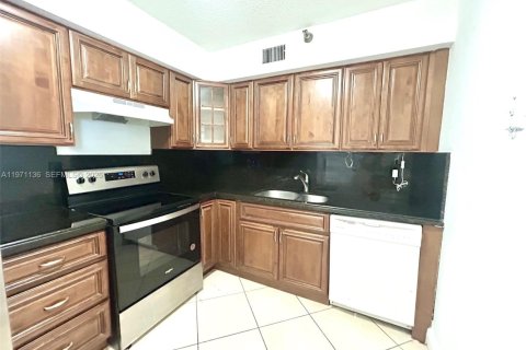 Condo in Aventura, Florida, 2 bedrooms  № 2052866 - photo 13