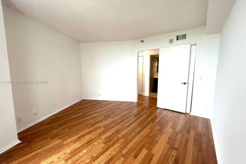 Condo in Aventura, Florida, 2 bedrooms  № 2052866 - photo 9