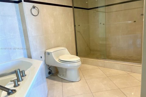 Condo in Aventura, Florida, 2 bedrooms  № 2052866 - photo 26