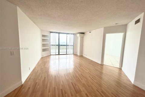 Condo in Aventura, Florida, 2 bedrooms  № 2052866 - photo 19