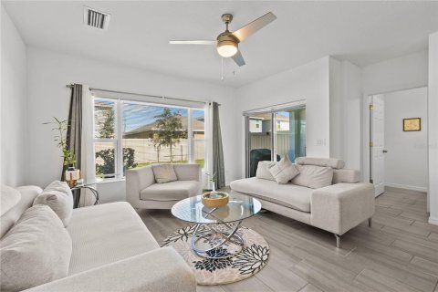 Touwnhouse à vendre à Kissimmee, Floride: 3 chambres, 178.19 m2 № 2304931 - photo 4