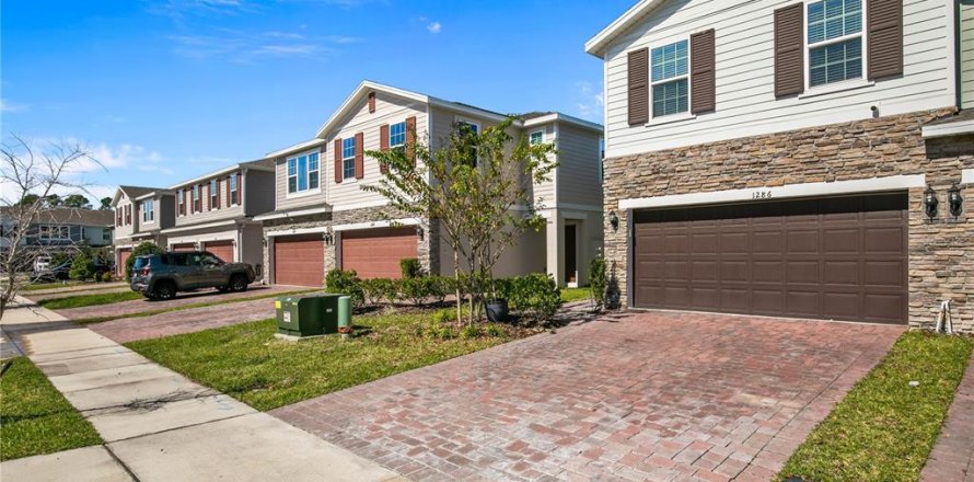 Touwnhouse à 100 LAS OLAS à Kissimmee, Floride 3 chambres, 178.19 m2 № 2304931
