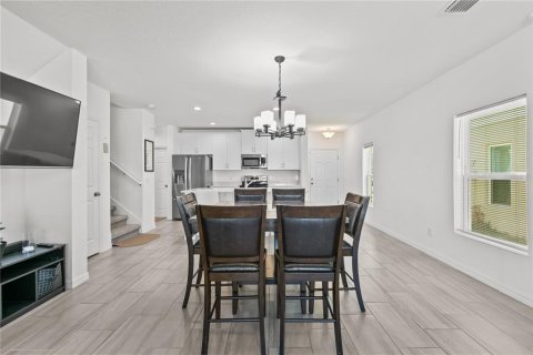 Touwnhouse à vendre à Kissimmee, Floride: 3 chambres, 178.19 m2 № 2304931 - photo 9