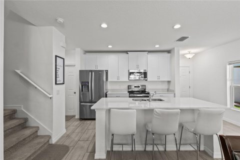 Touwnhouse à vendre à Kissimmee, Floride: 3 chambres, 178.19 m2 № 2304931 - photo 8