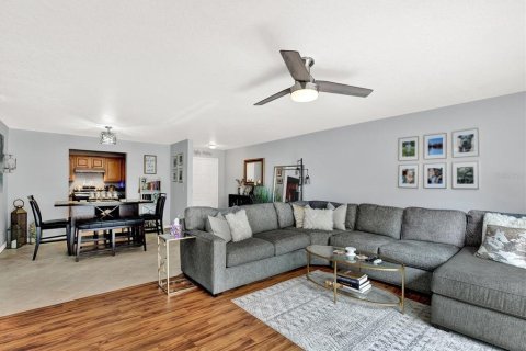 Condominio en alquiler en Gulfport, Florida, 2 dormitorios, 99.31 m2 № 1841916 - foto 6