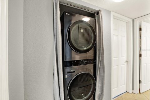 Condominio en alquiler en Gulfport, Florida, 2 dormitorios, 99.31 m2 № 1841916 - foto 17