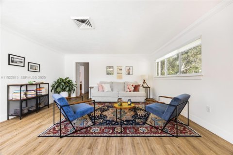 Casa en venta en Pinecrest, Florida, 3 dormitorios, 194.07 m2 № 1982576 - foto 2