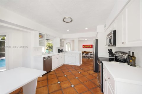 Casa en venta en Pinecrest, Florida, 3 dormitorios, 194.07 m2 № 1982576 - foto 7