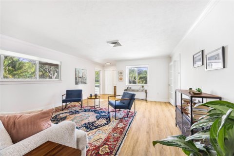 Casa en venta en Pinecrest, Florida, 3 dormitorios, 194.07 m2 № 1982576 - foto 3