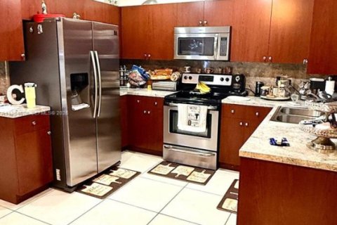 Villa ou maison à vendre à Miami Gardens, Floride: 4 chambres, 189.99 m2 № 2025727 - photo 7