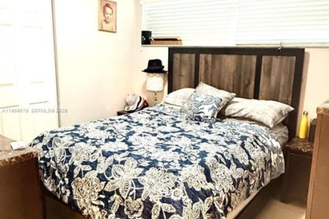 Villa ou maison à vendre à Miami Gardens, Floride: 4 chambres, 189.99 m2 № 2025727 - photo 10