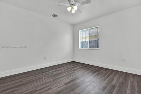Villa ou maison à louer à Miami, Floride: 4 chambres № 1836776 - photo 10