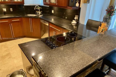 Casa en venta en Miami, Florida, 3 dormitorios, 103.12 m2 № 1953914 - foto 12