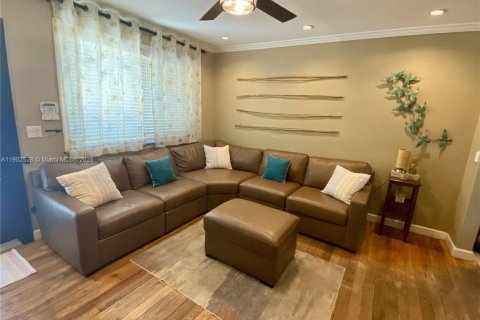 Casa en venta en Miami, Florida, 3 dormitorios, 103.12 m2 № 1953914 - foto 15